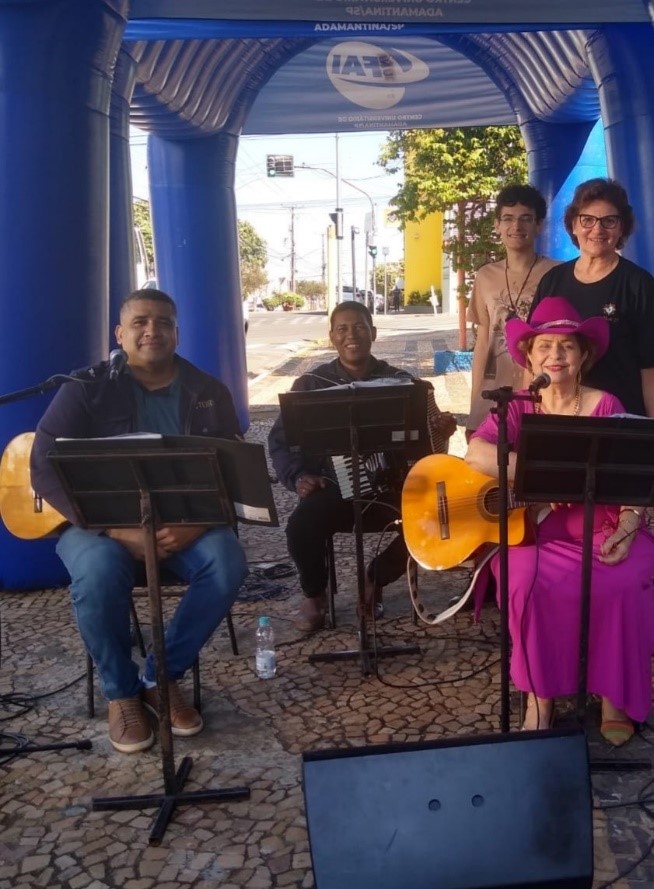 Praça Élio Micheloni é palco do 1º Sarau Latitude 21