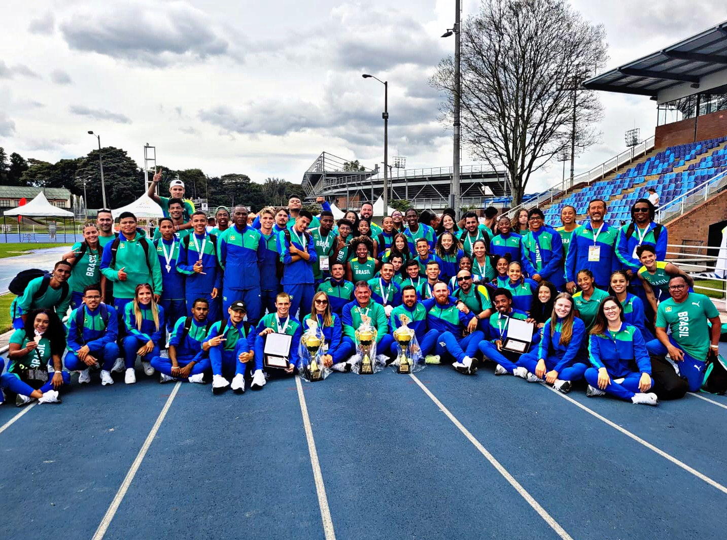 Docente de Educação Física conquista bicampeonato  como treinador sul-americano de atletismo