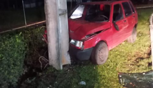 Mais de 4 mil clientes são prejudicados pela falta de energia causada por acidentes de trânsito com postes