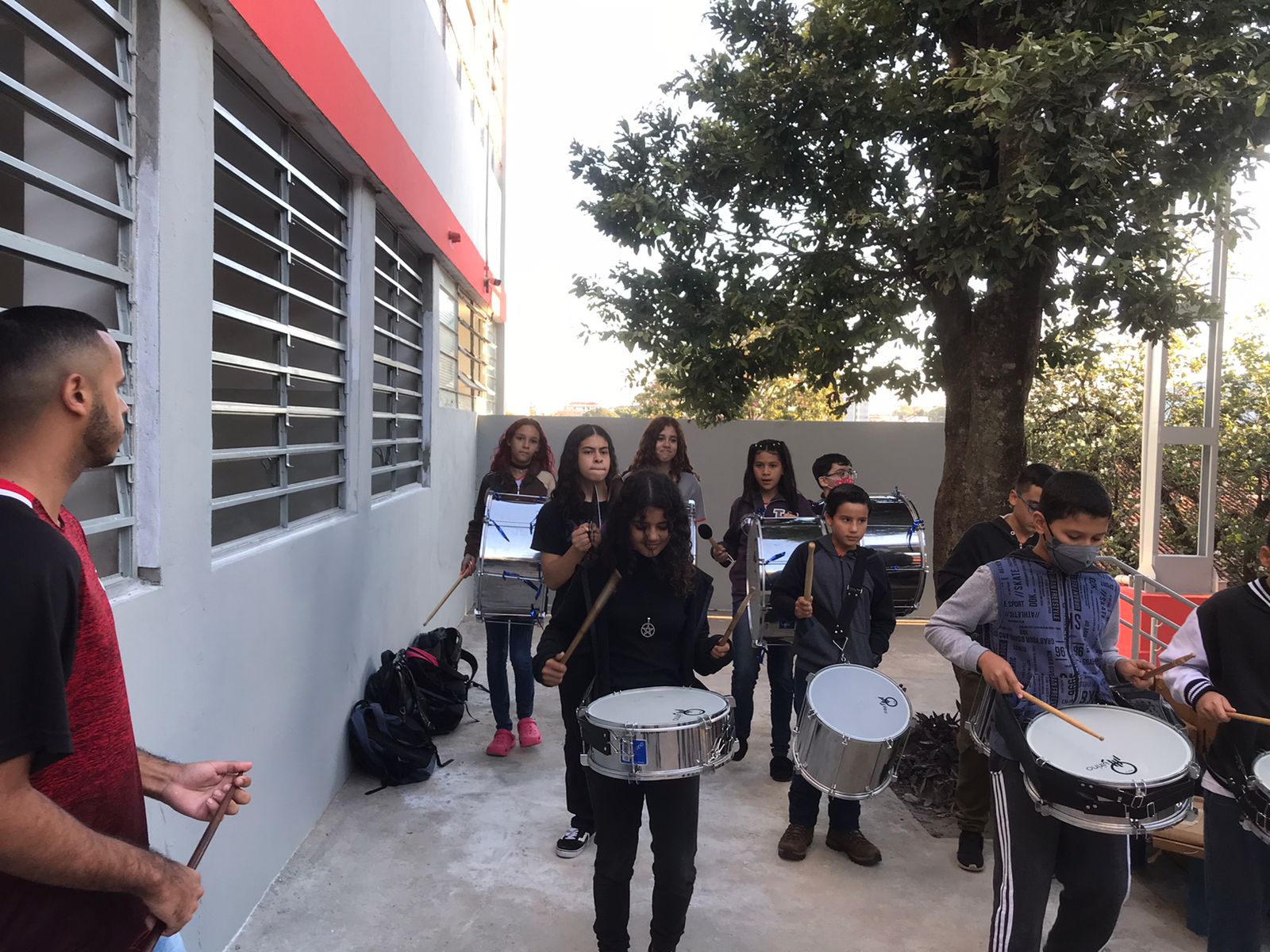 Projeto Fanfarra nas Escolas. Essa iniciativa tem como objetivo promover a música e estimular o talento artístico dos alunos.