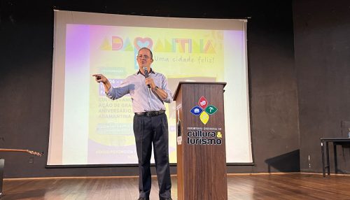 O Louvor e adoração marcaram o culto de Ação de Graça em comemoração aos 74 anos de Adamantina.