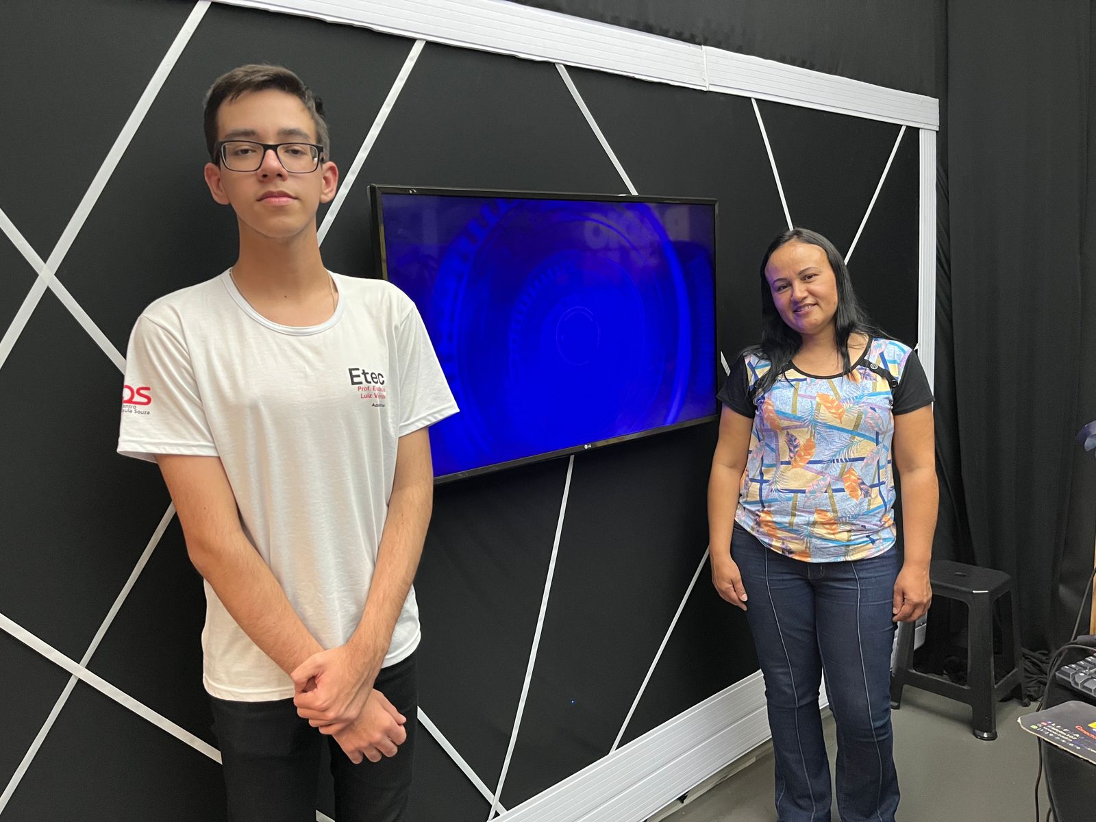 Arthur e a mãe Cristiane fala sobre a conquista da medalha de ouro na olimpíada de Matemática brasileira.