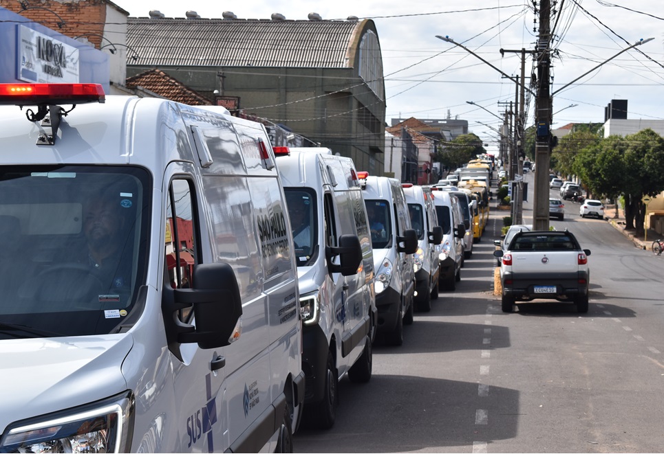 Prefeitura de Adamantina realiza desfile da frota em comemoração aos 74 anos do município