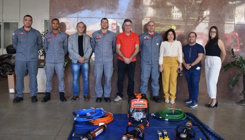 Pelotão de Bombeiros de Adamantina recebe equipamentos do Governo do Estado
