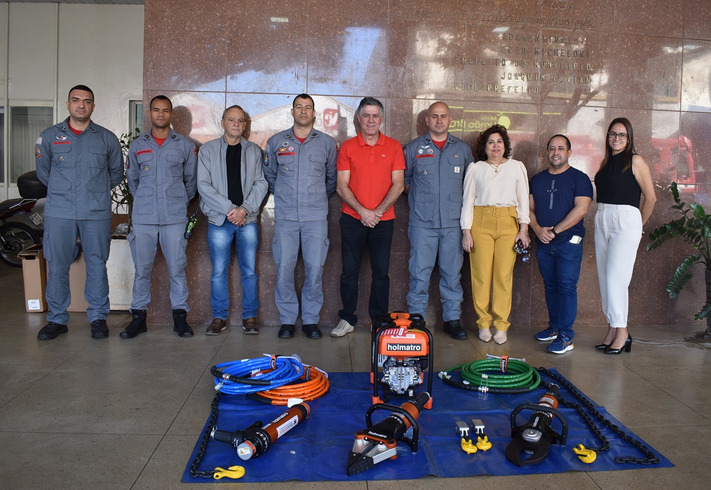 Pelotão de Bombeiros de Adamantina recebe equipamentos do Governo do Estado