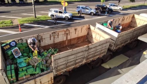 Caminhoneiro é preso com quase 6 mil quilos de maconha escondidos em compartimento de carga
