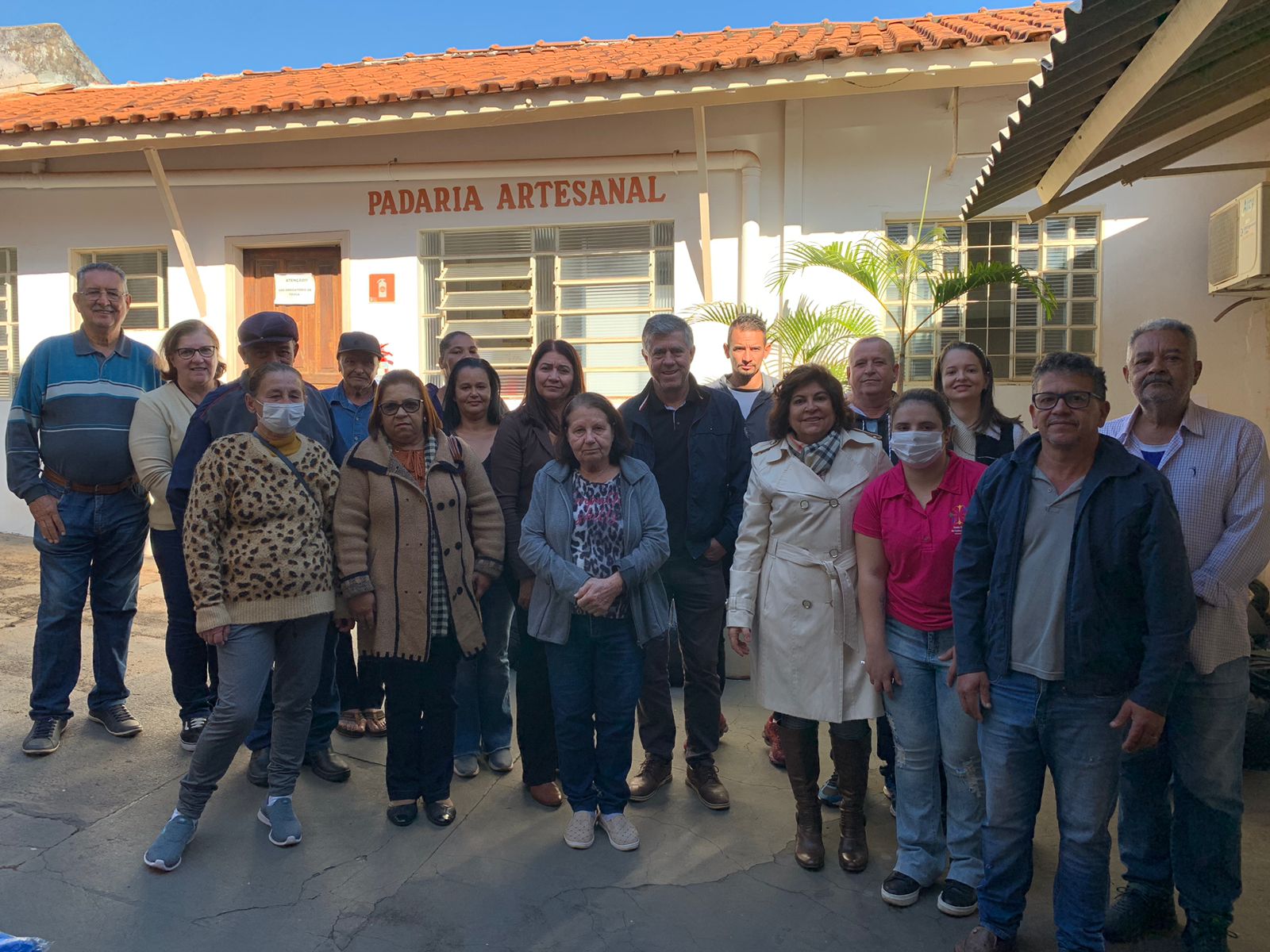 Prefeitura de Adamantina realiza entrega de agasalhos para representantes de bairros