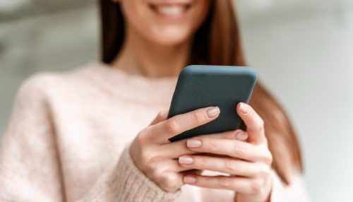 WhatsApp vai criar recurso para que grupos possam fixar avisos importantes no topo das conversas