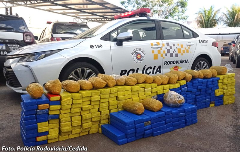 Policia Rodoviária prende jovem e apreende mais de 300 quilos de droga na SP 294 em Tupã