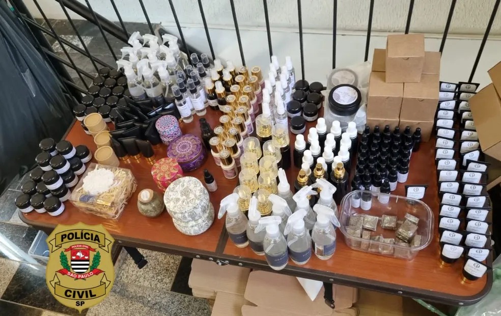 Influenciadora digital é presa por fabricar cosméticos irregularmente