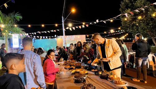 Bairro San Miguel tem festa junina familiar, organizada pela associação de moradores.