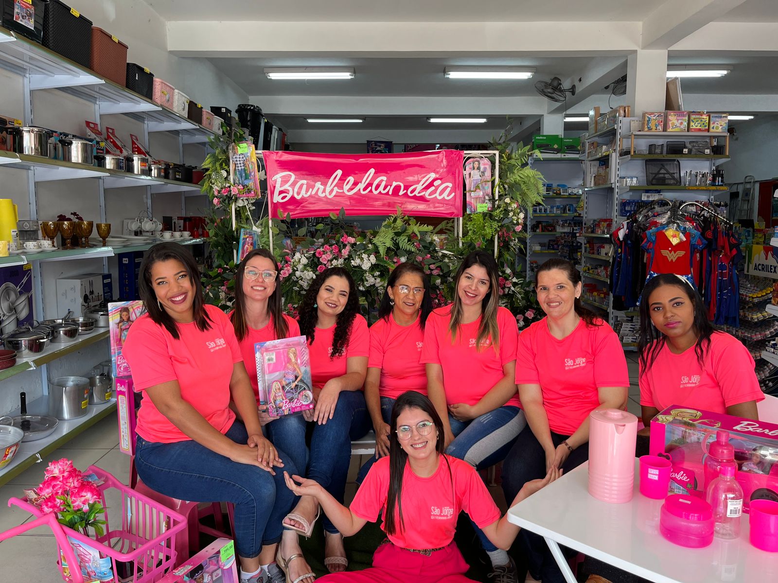 Ingressos, brindes e cenários fotográficos. Na Barbelandia do Bazar São Jorge.