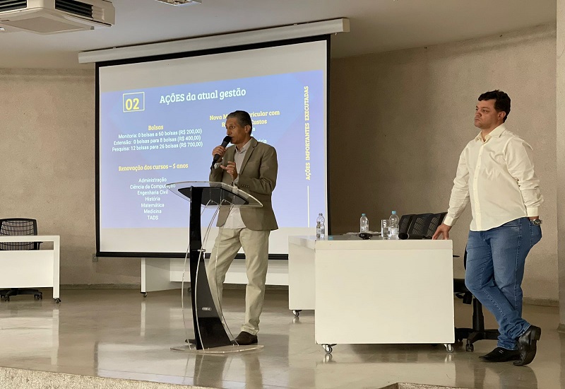 Reitoria apresenta o balanço dos dois anos de gestão aos servidores técnico-administrativos