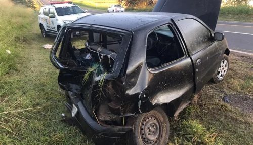 Acidente entre carro e caminhonete deixa três vítimas em Flórida Paulista