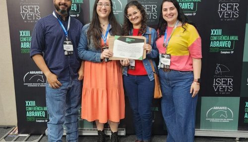Alunas de Veterinária conquistam o 1º lugar em eixo temático da XXIII Conferência Anual ABRAVEQ