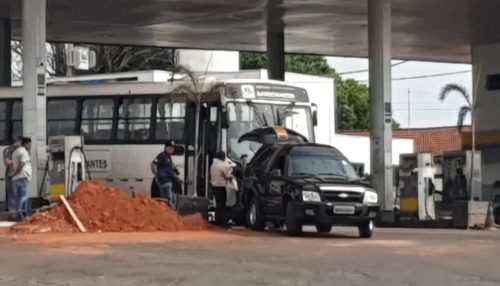 Homem é encontrado morto dentro de ônibus alugado, em Regente Feijó