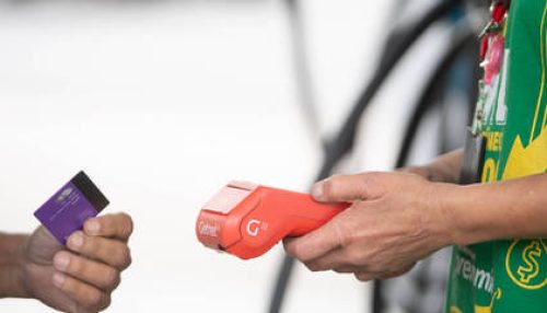 Juros do cartão de crédito rotativo atingem 437,3% em junho, maior taxa para o mês desde 2016