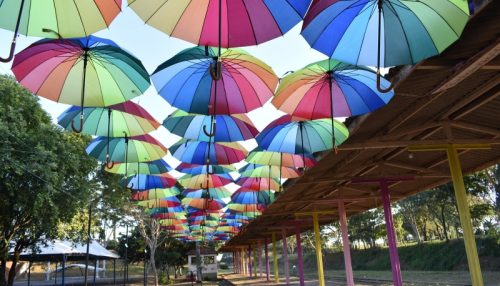 Manutenção das sombrinhas na Estação Recreio