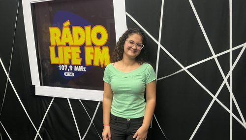 Entrevistada de hoje do jornal do Meio Dia é a Presidente da semana Acadêmica de Veterinária, Maria Alice Pires Neves