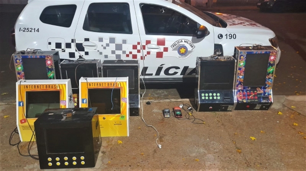 Em reincidência, Polícia Militar encontra materiais de jogos de azar em bar de Adamantina