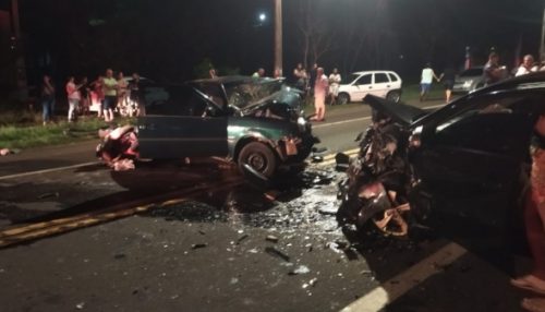 Carros batem de frente na via de acesso de Pacaembu; homem de 36 anos morre após colisão