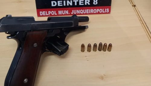 Polícia Civil apreende pistola legalizada de homem investigado por ameaça e violência psicológica contra a ex-esposa, em Junqueirópolis