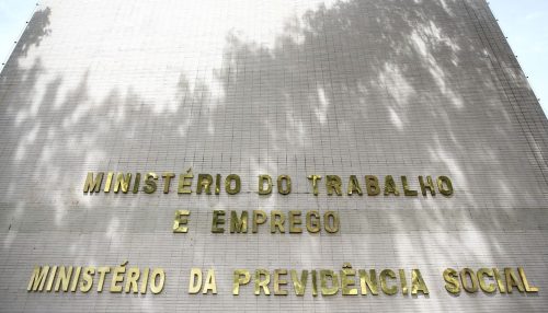 Para reduzir fila, INSS passa a conceder auxílio doença sem perícia