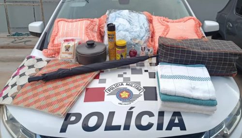 Mulher furta almofadas, toalhas de banho e panela de residência e acaba presa em Dracena