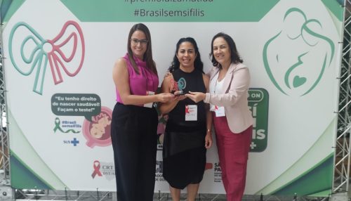 Equipe da secretaria de saúde de Adamantina recebe prêmio Luiza Matida em São Paulo