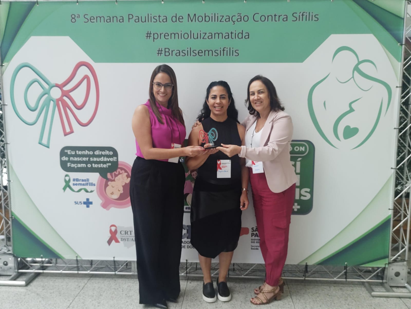 Equipe da secretaria de saúde de Adamantina recebe prêmio Luiza Matida em São Paulo