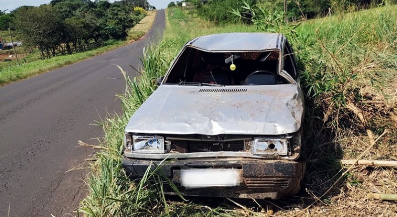 Acidente fere duas pessoas  na vicinal que liga Iacri a Bastos