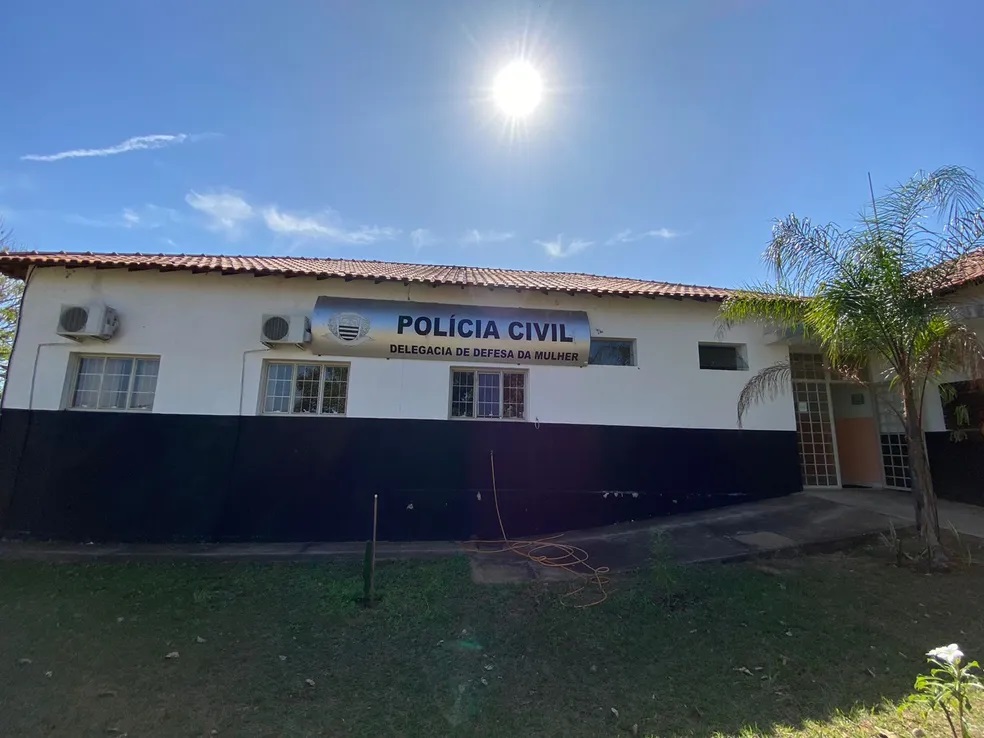 Em Osvaldo Cruz, mulher com filho bebê no colo é agredida pelo marido