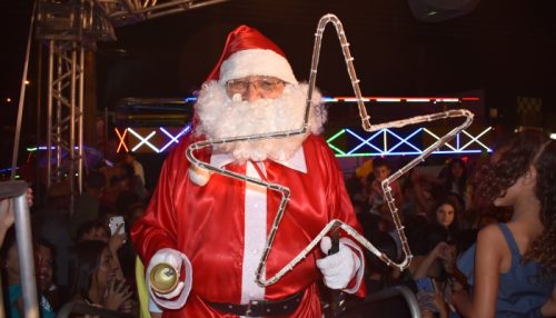 Papai Noel recebe as crianças no Paço Municipal