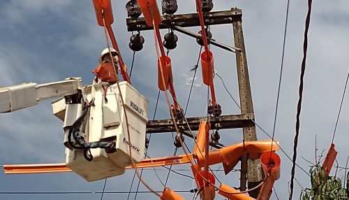 Energisa contrata eletricistas de distribuição e de linha viva na região