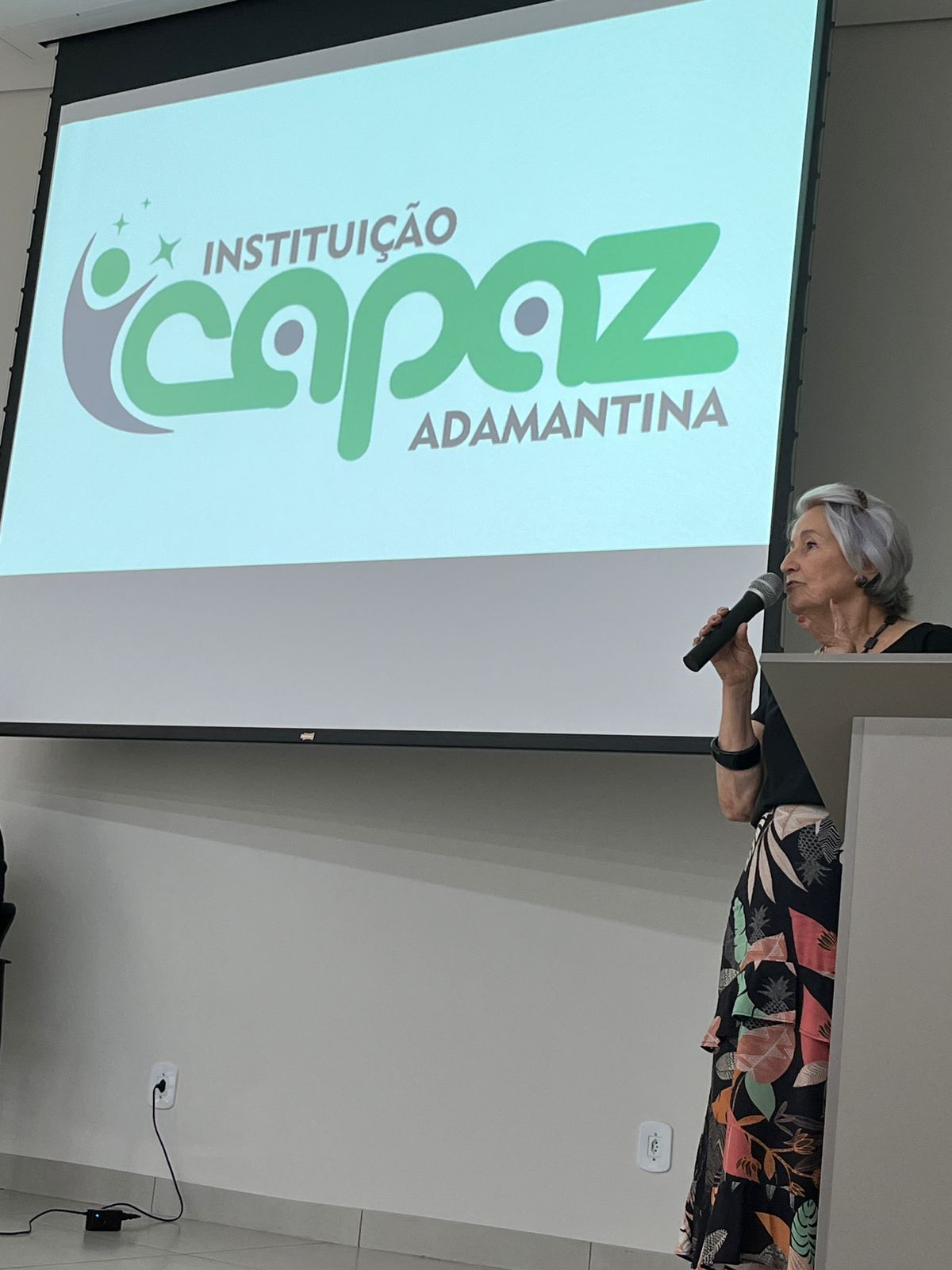 A Instituição Capaz celebra 60 anos com homenagem a Noêmia Ciote, nome dado ao auditório, inaugurado na ocasião.