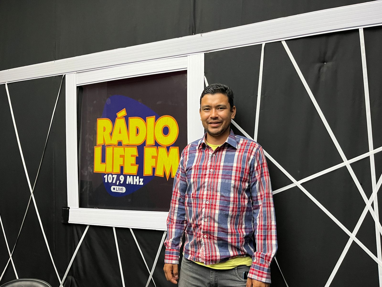 Rodrigo Shioda: Transformando Adamantina com o Campo de Girassóis no Parque dos Pioneiros.