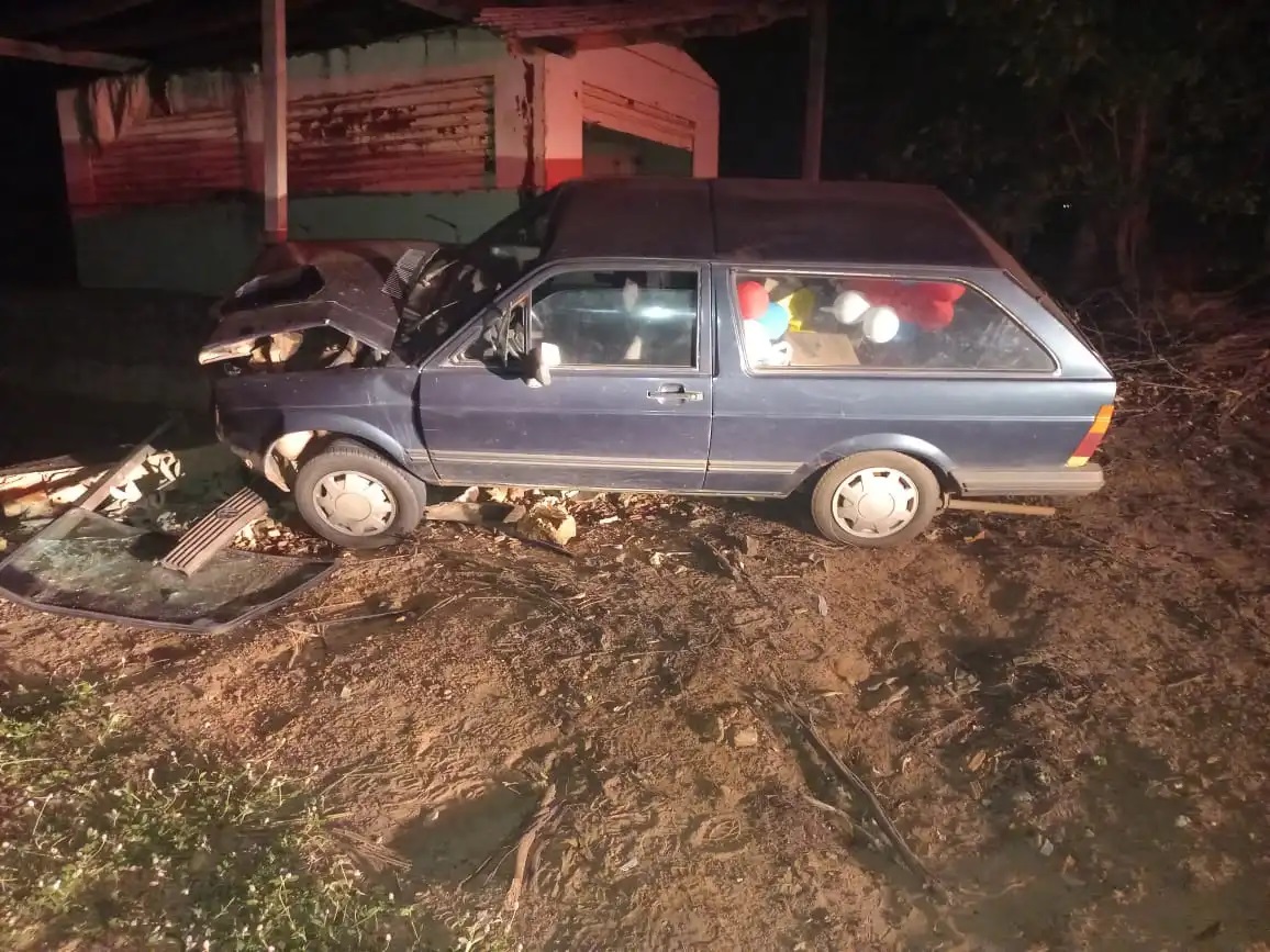 Acidente com casal e criança em Flórida Paulista