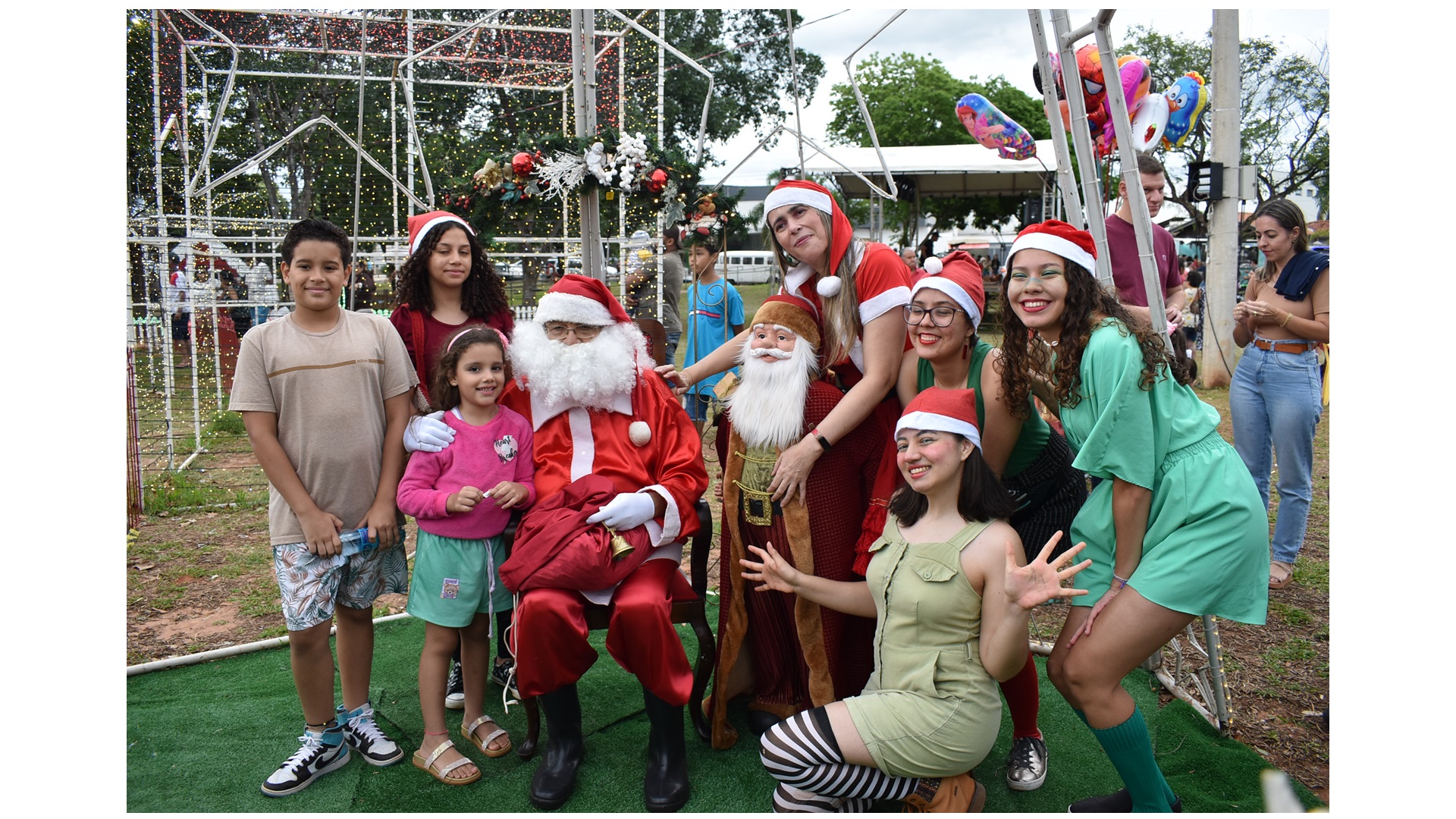 Chegada do Papai Noel leva grande público ao Parque dos Pioneiros