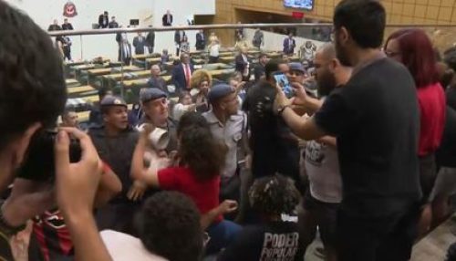 Após interrupção e protestos, privatização da Sabesp é aprovada na Alesp