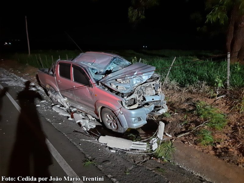 MOTORISTA DE CAMINHONETE SOFRE FERIMENTOS EM ACIDENTE NA VICINAL TUPÃ - BASTOS