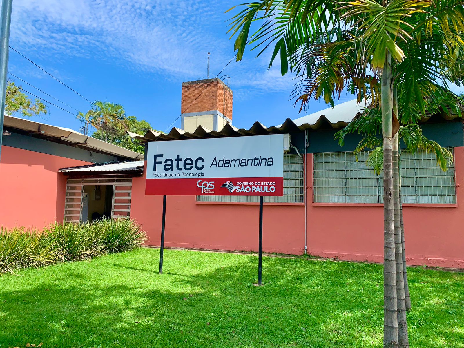 Fatec Adamantina oferece cursos grátis à comunidade: inglês e Inclusão às Novas Tecnologias Digitais para melhor idade.