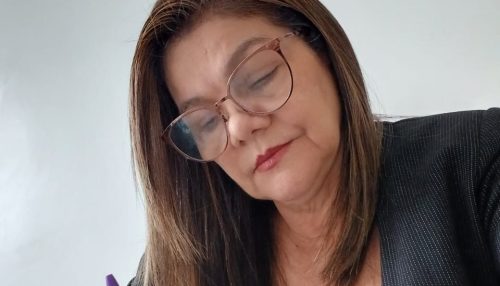 Escrevo da dor ou finjo não ver?