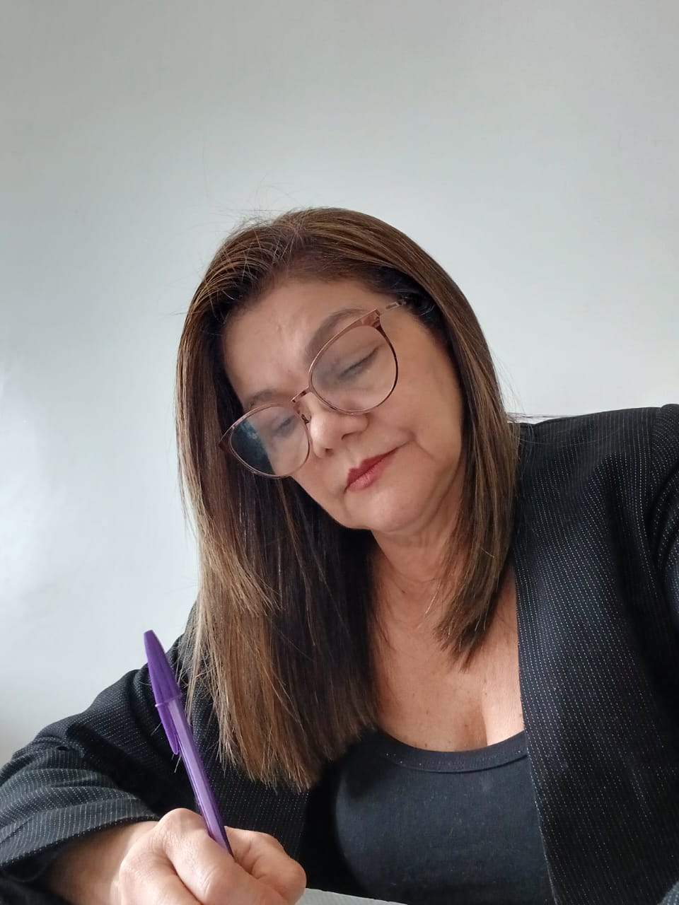 Escrevo da dor ou finjo não ver?