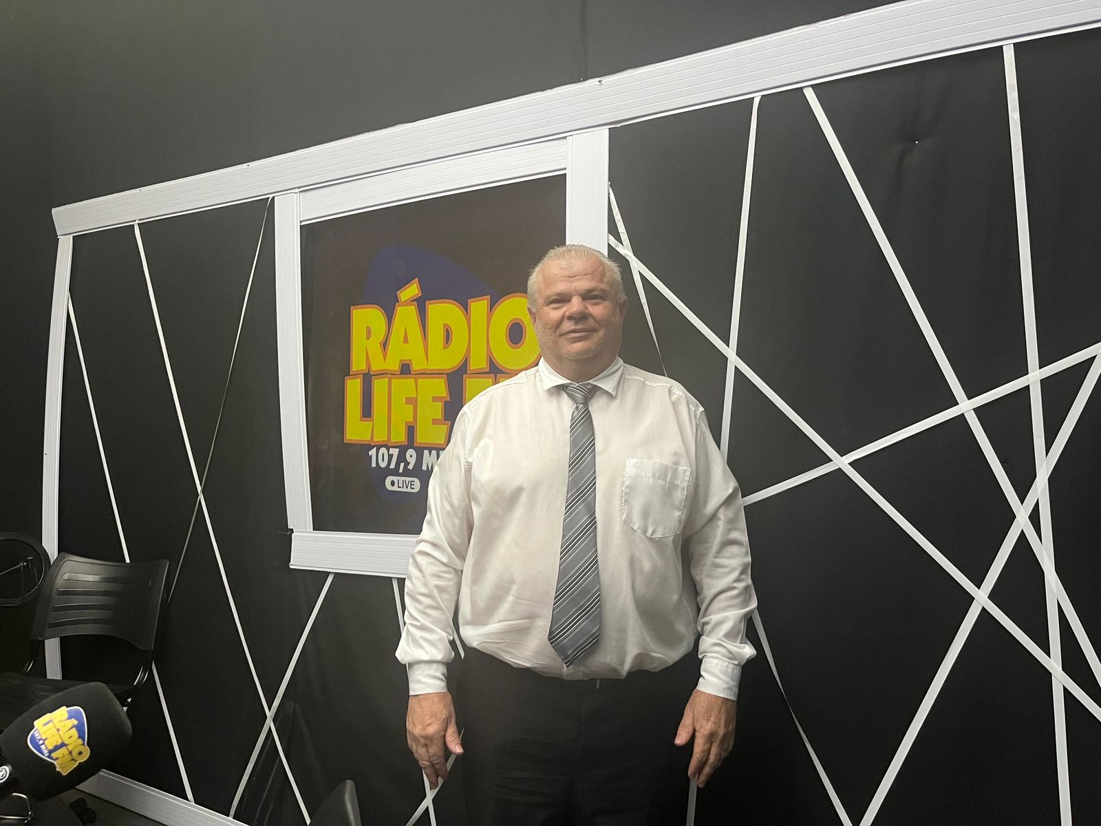 Garçom que se Tornou Cerimonialista,Valmir Champan seu lema é servir bem para servir sempre.