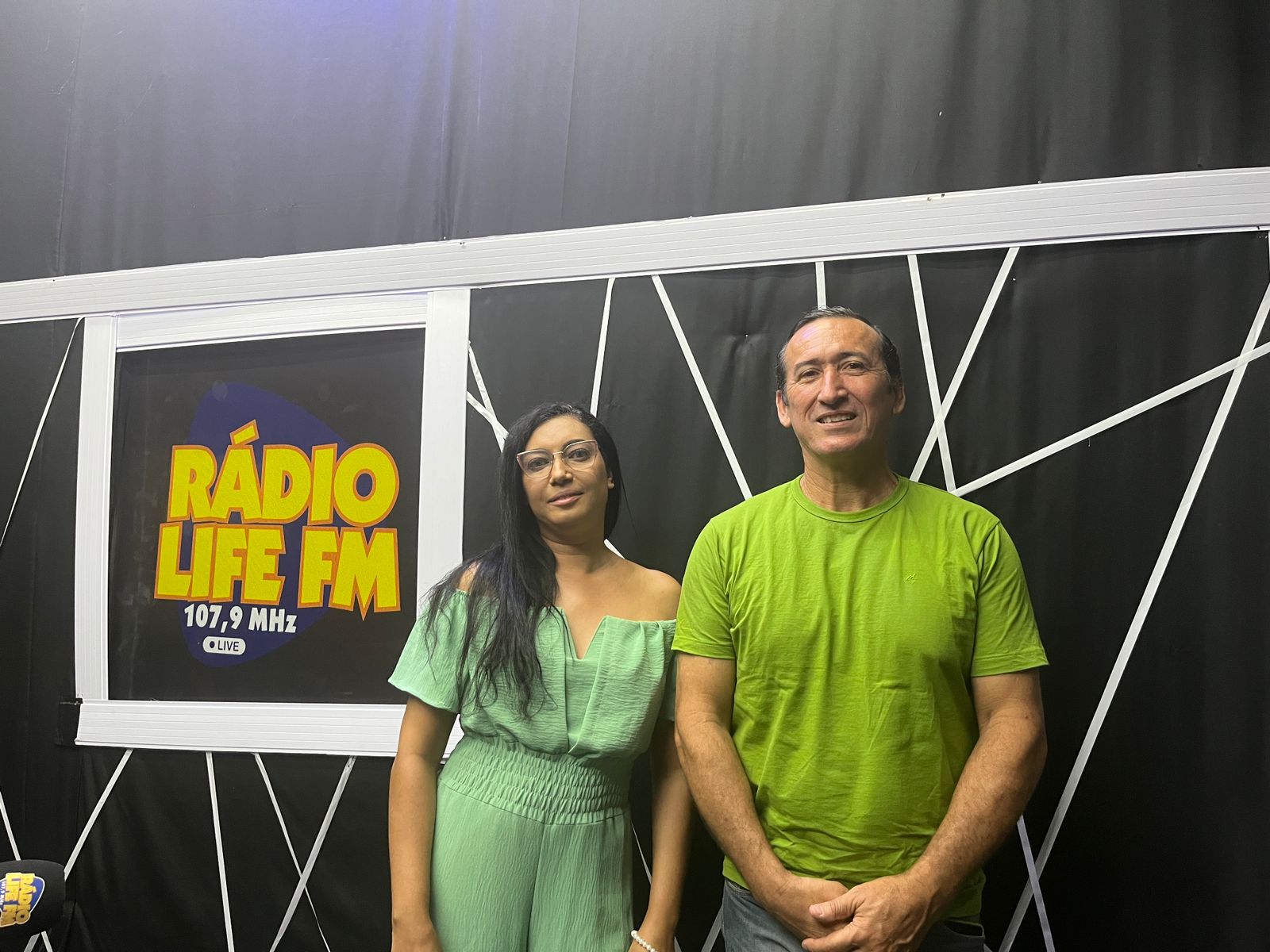 Regina Luz e Carlos Barbosa Abordam a Fibromialgia no Programa Jornal do Meio Dia da Rádio Life FM.