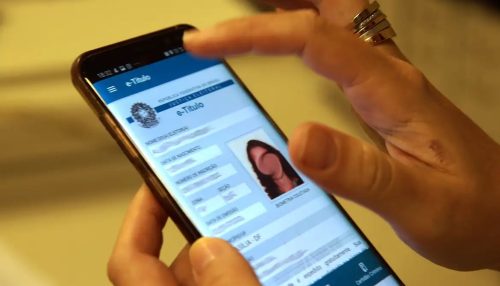 Eleitor tem quatro meses para regularizar título e votar em outubro