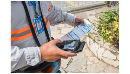 Com 31 mil famílias pela tarifa social, Energisa orienta comunidade sobre desconto na conta de luz