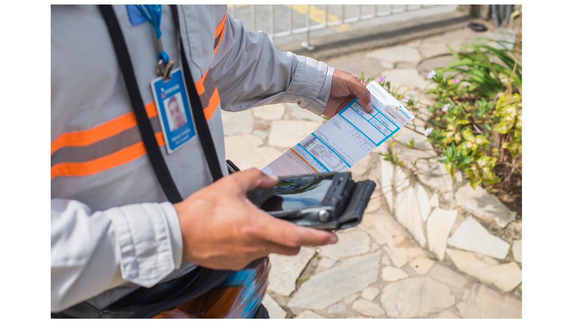 Com 31 mil famílias pela tarifa social, Energisa orienta comunidade sobre desconto na conta de luz