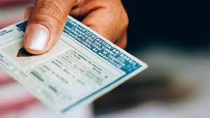 Motorista com CNH vencida e moto irregular é detido em Sagres