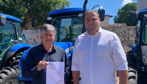 Prefeitura de Adamantina recebe novo trator agrícola do Governo do Estado